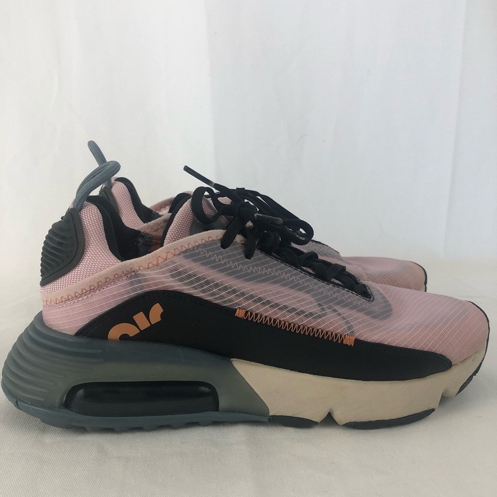 Nike woman’s Air Max 2090 arctic pink